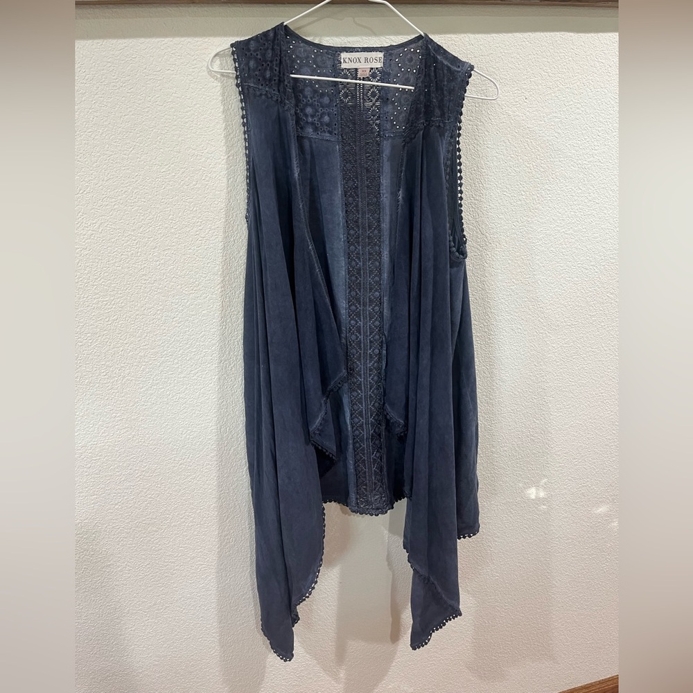 Knox Rose Blue Sleeveless Top with Embroidered Accents
